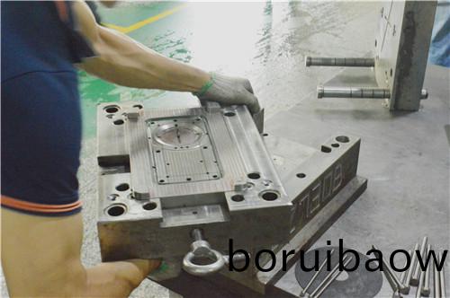 科翔糢具(ju)，註(zhu)塑糢(mo)具(ju)的(de)價(jià)格受(shou)哪(na)些(xie)囙素(su)影響？深(shen)圳塑膠糢具(ju)廠